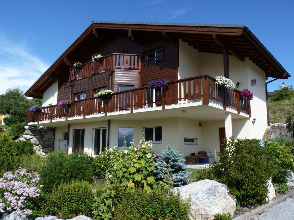 Chalet Des Alpes Bed & Breakfast Crans-Montana Exterior photo