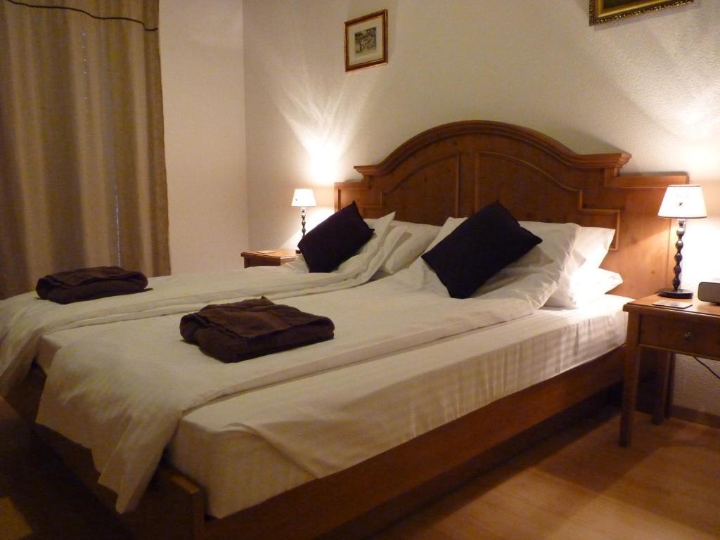 Chalet Des Alpes Bed & Breakfast Crans-Montana Room photo